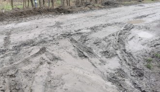 Ulica Partizanskih baza neprohodna – živo blato ispred kuća već mesecima