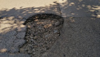 Izvorska ulica - rupe na putu