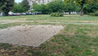 Uklanjanje igrališta na Prozivci zbog probijanja ulice usled izgradnje zgrade