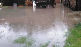 Izlivanje kanalizacije u dvorišta