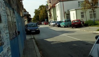 Nepropisno parkiranje u Kumičićevoj