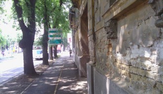 Usmerujuća tabla izgubila svrhu