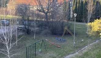 Zapušteno igralište u Zetskoj ulici
