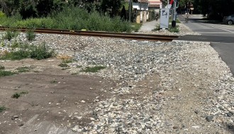 Pešački put za školarce i pešake kod željezničkog prelaza na Paliću