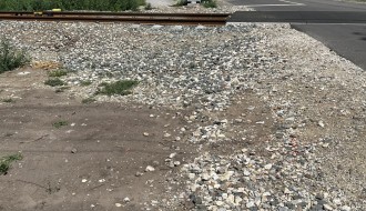 Pešački put za školarce i pešake kod željezničkog prelaza na Paliću