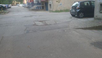 Velika udarna rupa u Šumskoj ulici