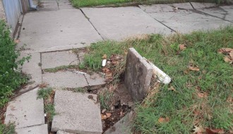 Uništen trotoar u Prvomajskoj ulici