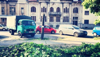 Problem sa parking mestom u centru (grane padaju)