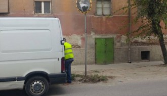 Saobraćajno, ali i ogledalo očiglednog nemara (Ul. Braće Majer)