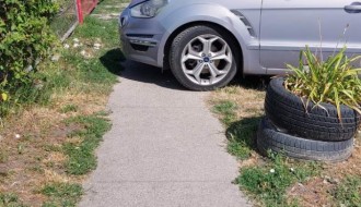 Bahatost vozača na Buvljaku (parkiranje)