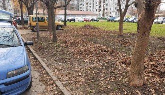 Sakupljaju lišće i travu na gomilu, a onda se ostavi da trune