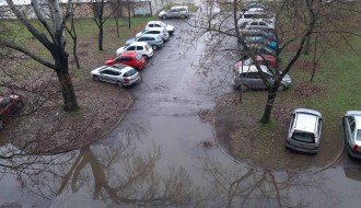 Sakupljaju lišće i travu na gomilu, a onda se ostavi da trune