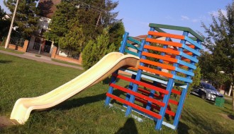 Uništeno igralište u Aleksandrovu