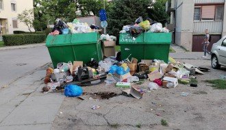 Smeće u ulici Ante Parčetica