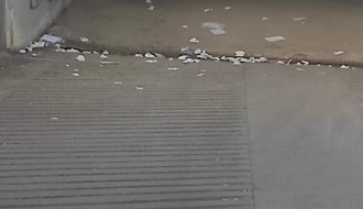 Rasuto smeće oko podzemne garaže kod Patrije