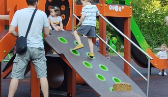 Oštećene sprave na igralištu u Dudovoj šumi