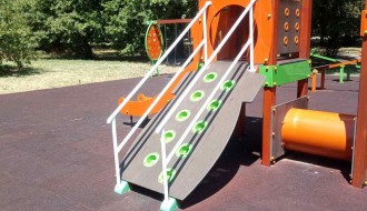 Oštećene sprave na igralištu u Dudovoj šumi