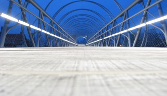 Pešački most preko pruge (između ulica Kireška i Boška Vujića)