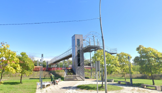 Pešački most preko pruge (između ulica Kireška i Boška Vujića)