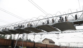 Pešački most preko pruge (između ulica Kireška i Boška Vujića)