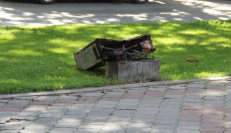 Ormarić na šetalištu na Radijalcu