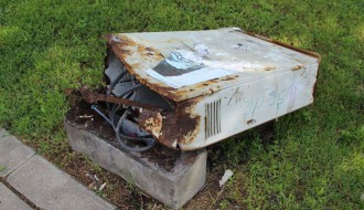 Ormarić na šetalištu na Radijalcu