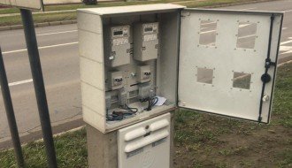 Otvoren strujni ormar na Beogradskom putu