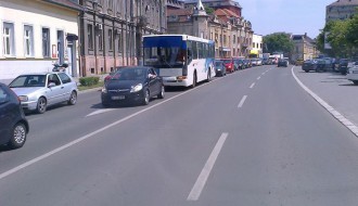 Farbanje pešackih prelaza u toku dana kada je najveća guzva