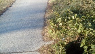 Otvoren šaht pored staze na Karađorđevom putu