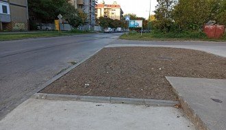 Novi parking ispred Hale sportova popucao i nedovršen