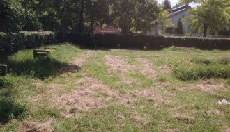 Zapušteno, a popularno dečje igralište u Keru