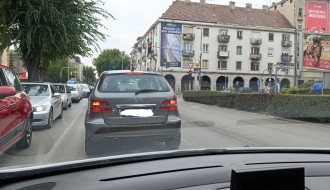 Saobraćajni kolaps kod Patrije - rešenje možda gašenje semafora kod Jadrana?