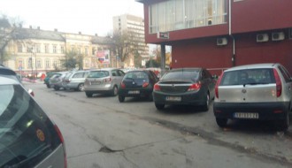 Divlja parking deponija u centru II