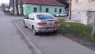 Parkiranje na trotoarima u ulici Ante Parčetića