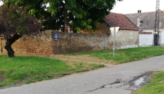 Uništen asfalt u Ulici Marije Bursać