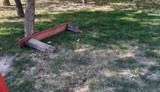 Dečije igralište u Bajmoku u katastrofalnom stanju