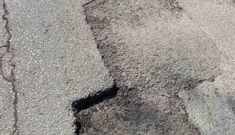 Udarne rupe u ulici Laze Mamužića