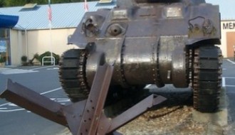 "Protivtenkovska prepreka" u Ulici Branka Radičevića