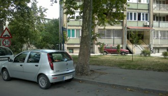 Parkiranje na zelenoj površini