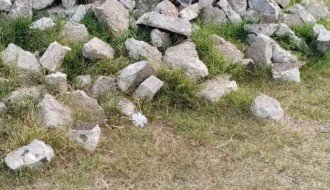 Zapušteno i neuređeno groblje u Dudovoj šumi