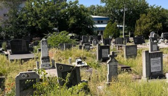 Pravoslavno groblje u Dudovoj šumi zaraslo u korov