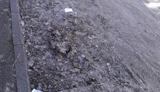 Zapušten parking u ulici Dinka Zlatarića