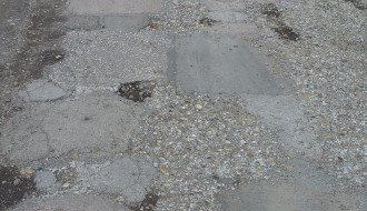 Rupe na putu u Bajmoku