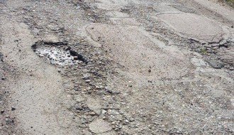 Rupe na putu u Bajmoku