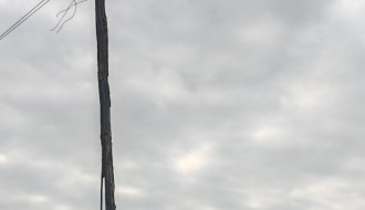 Nagnuta bandera - pašće svaki čas - osvetljenje (Kelebija)