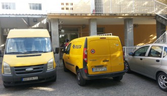 Parkiranje ispred ulaza Pošte