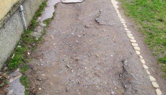 Trotoar blizu Buvljaka u katastrofalnom stanju