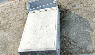 Srušen telekomunikacioni ormarić kod groblja u Dudovoj šumi