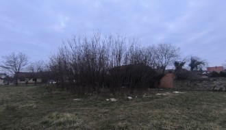 Divlja deponija pored igrališta u Aleksandrovu