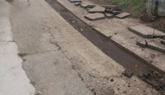 Uništavanje travnjaka, prilaza i druge javne površine zbog polaganja kablova (Kertvaroš)